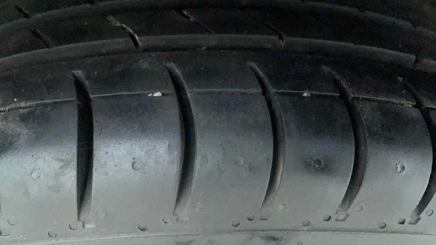 Used 2021 Renault Kwid RXT Petrol Manual tyres RIGHT REAR TYRE TREAD VIEW
