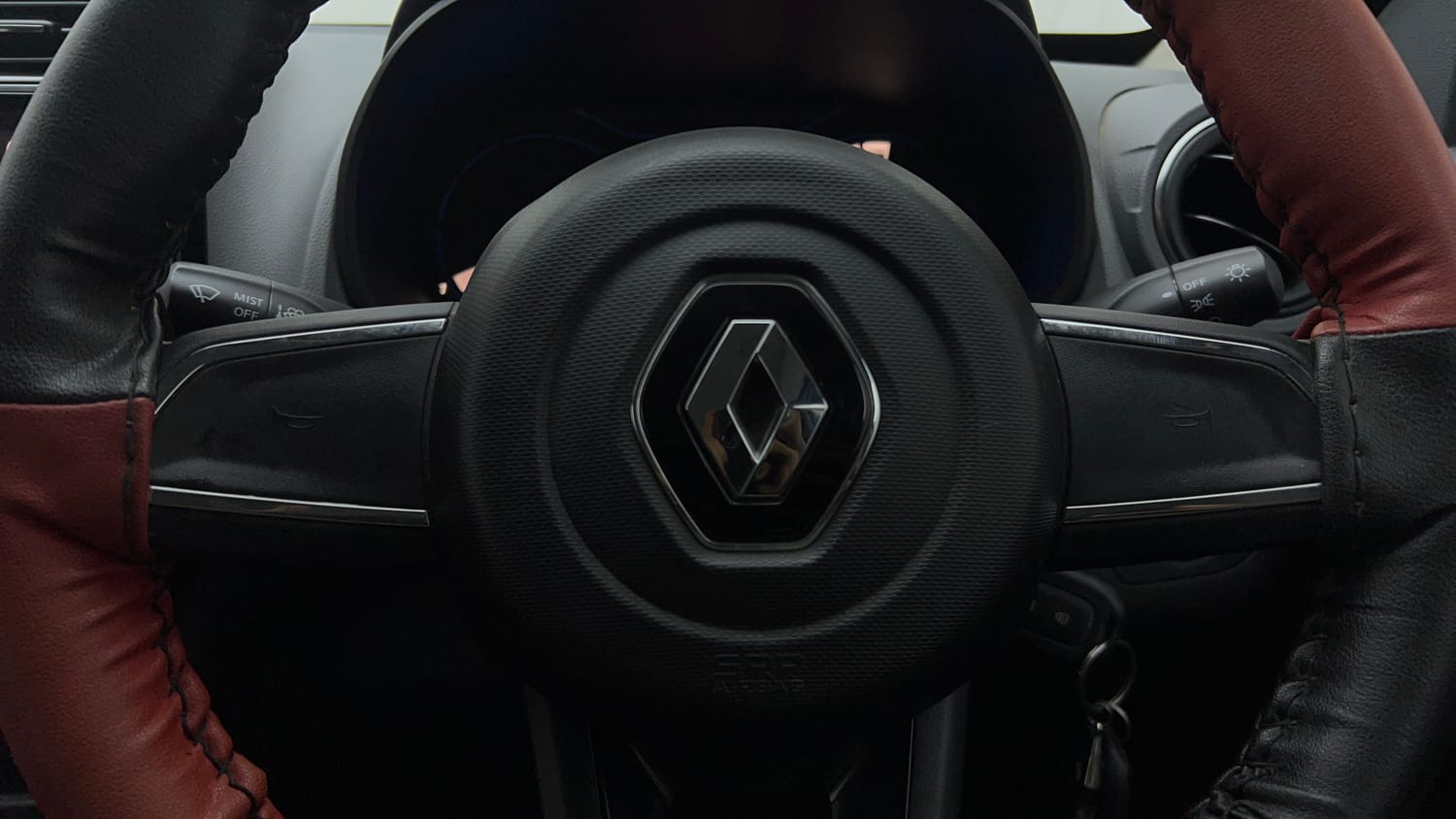 Used 2021 Renault Kwid RXT 1.0 Opt Petrol Manual top_features Airbags