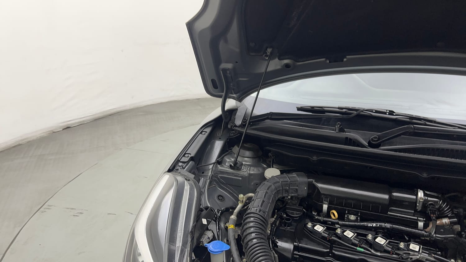 Used 2019 Toyota Glanza G CVT Petrol Automatic engine ENGINE RIGHT SIDE HINGE & APRON VIEW