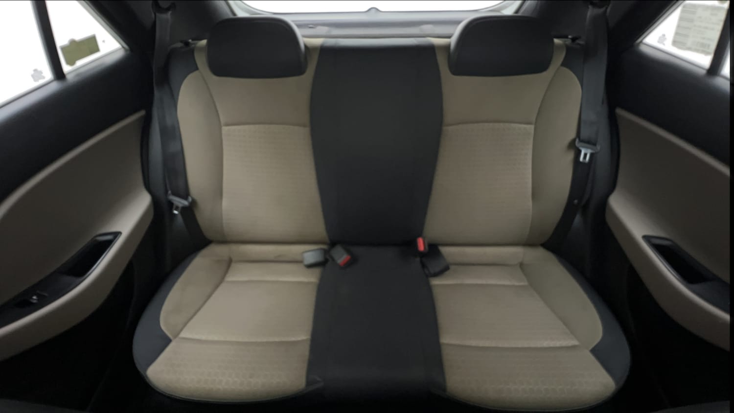 Used 2015 Hyundai Elite i20 Sportz 1.2 Petrol Manual interior REAR SEAT CONDITION VIEW