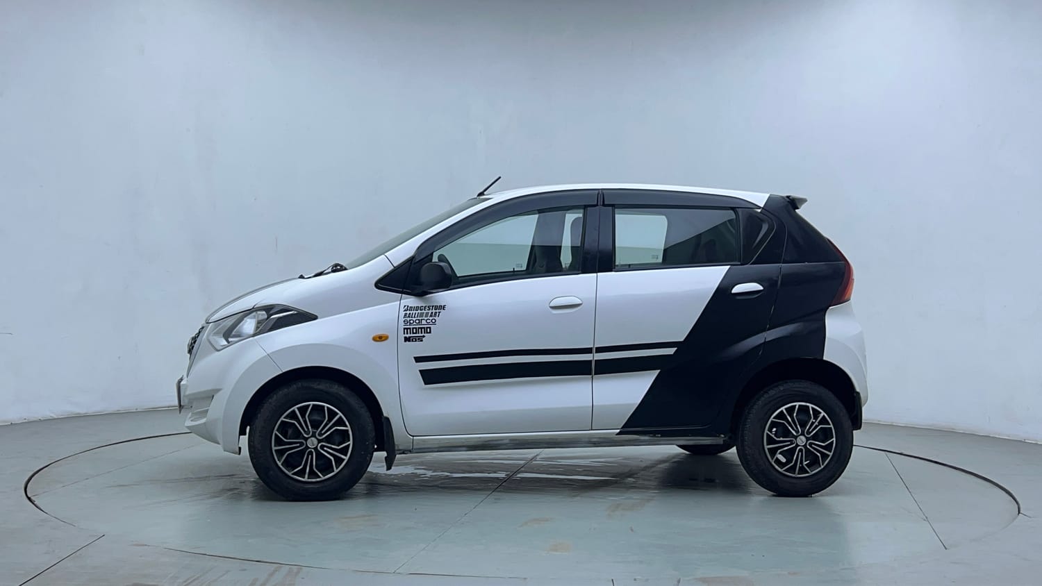 Used 2018 Datsun Redi-GO T (O) Petrol Manual exterior LEFT SIDE VIEW