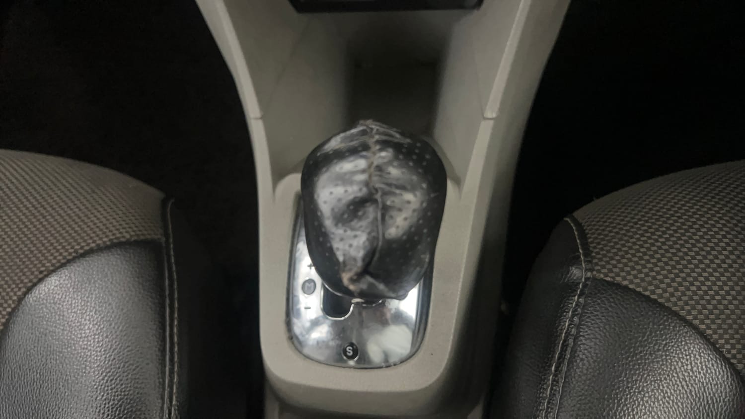 Used 2018 Tata Tiago Revotron XZA Petrol Automatic interior GEAR  KNOB VIEW