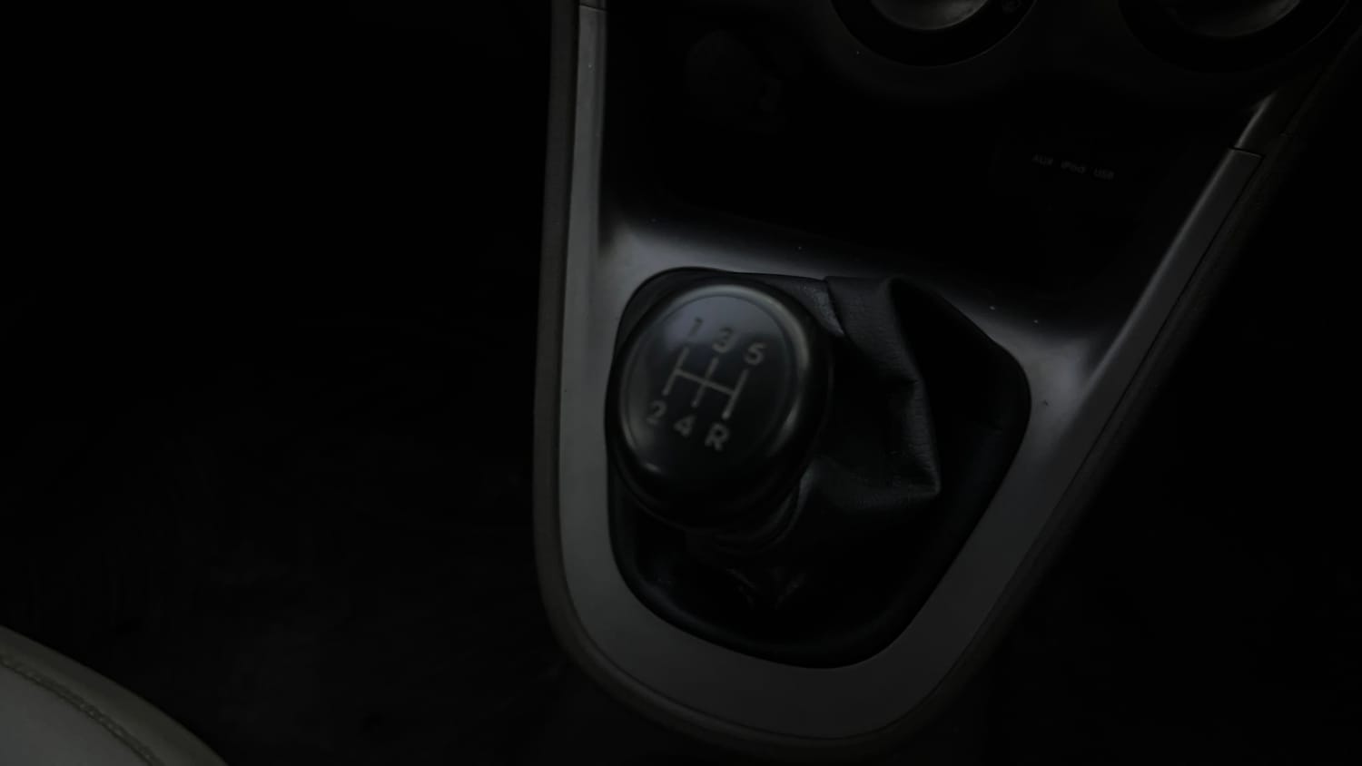 Used 2014 Hyundai i10 Sportz 1.1 iRDE2 Petrol Manual interior GEAR  KNOB VIEW