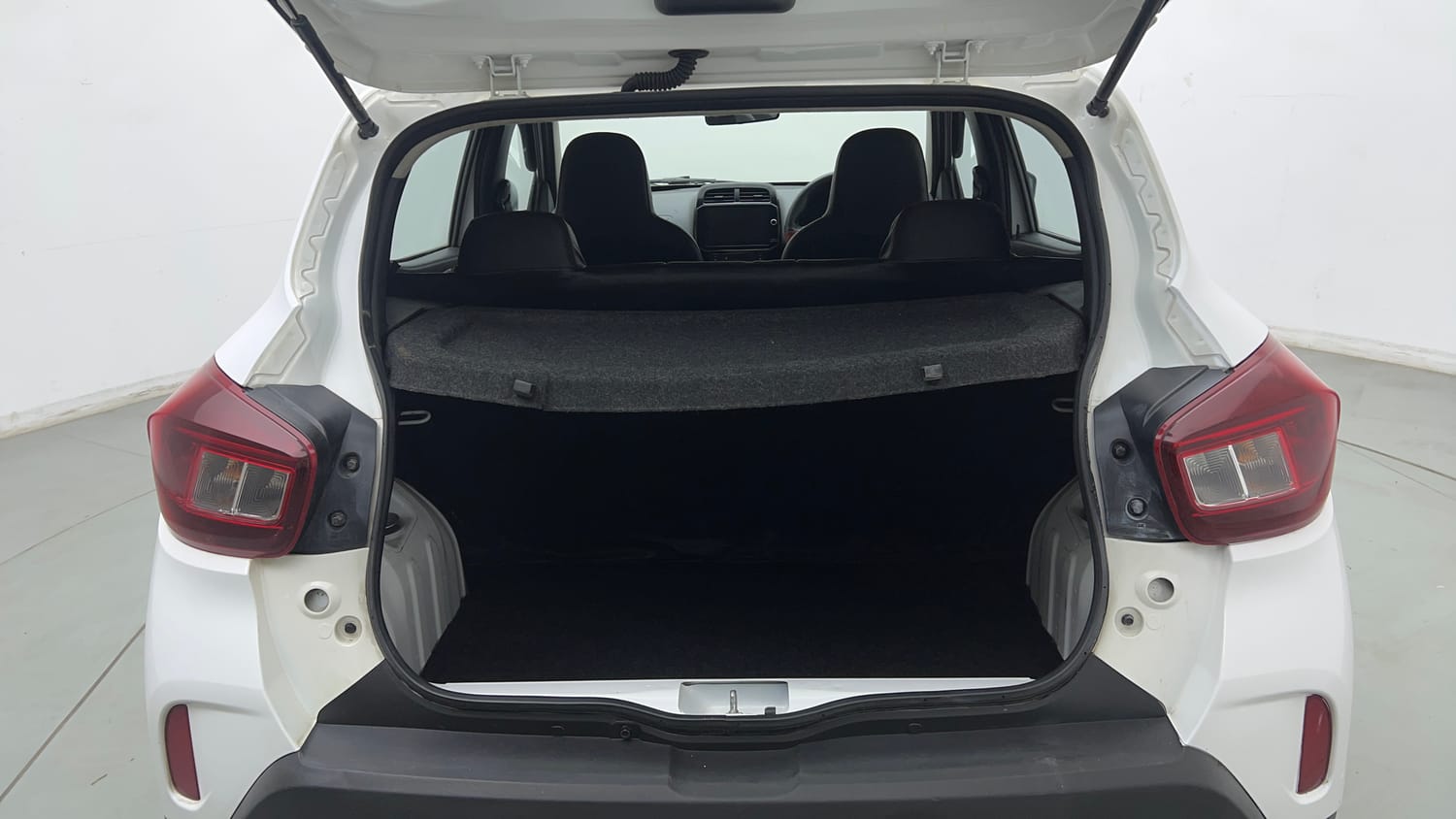 Used 2021 Renault Kwid RXT 1.0 Opt Petrol Manual interior DICKY INSIDE VIEW
