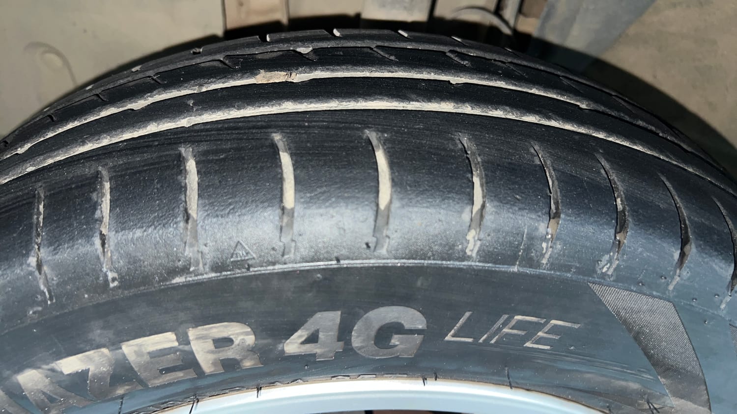 Used 2020 Renault Triber RXT Petrol Manual tyres LEFT FRONT TYRE TREAD VIEW