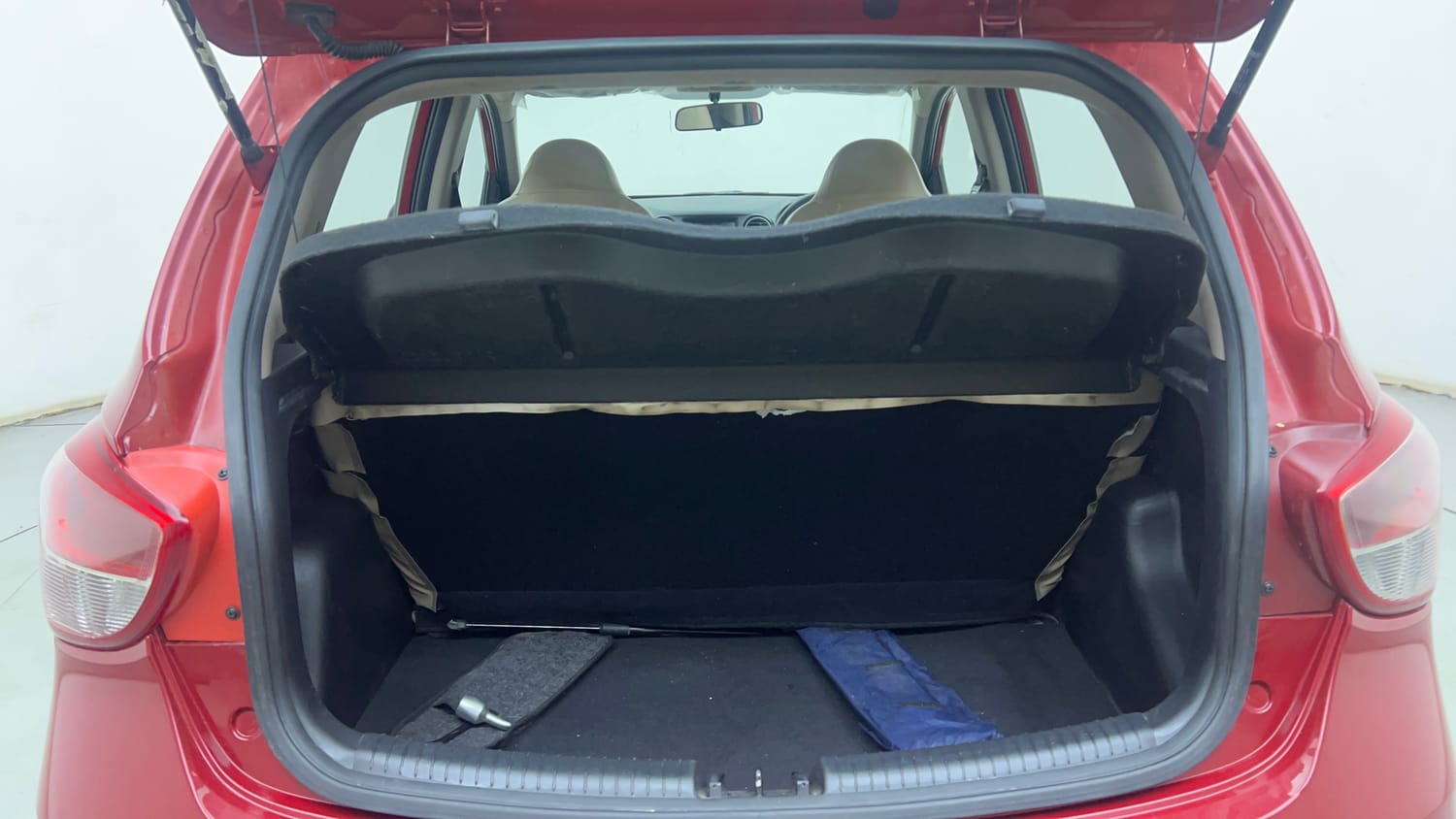 Used 2017 Hyundai Grand i10 Sportz (O) 1.2 Kappa VTVT Petrol Manual interior DICKY INSIDE VIEW