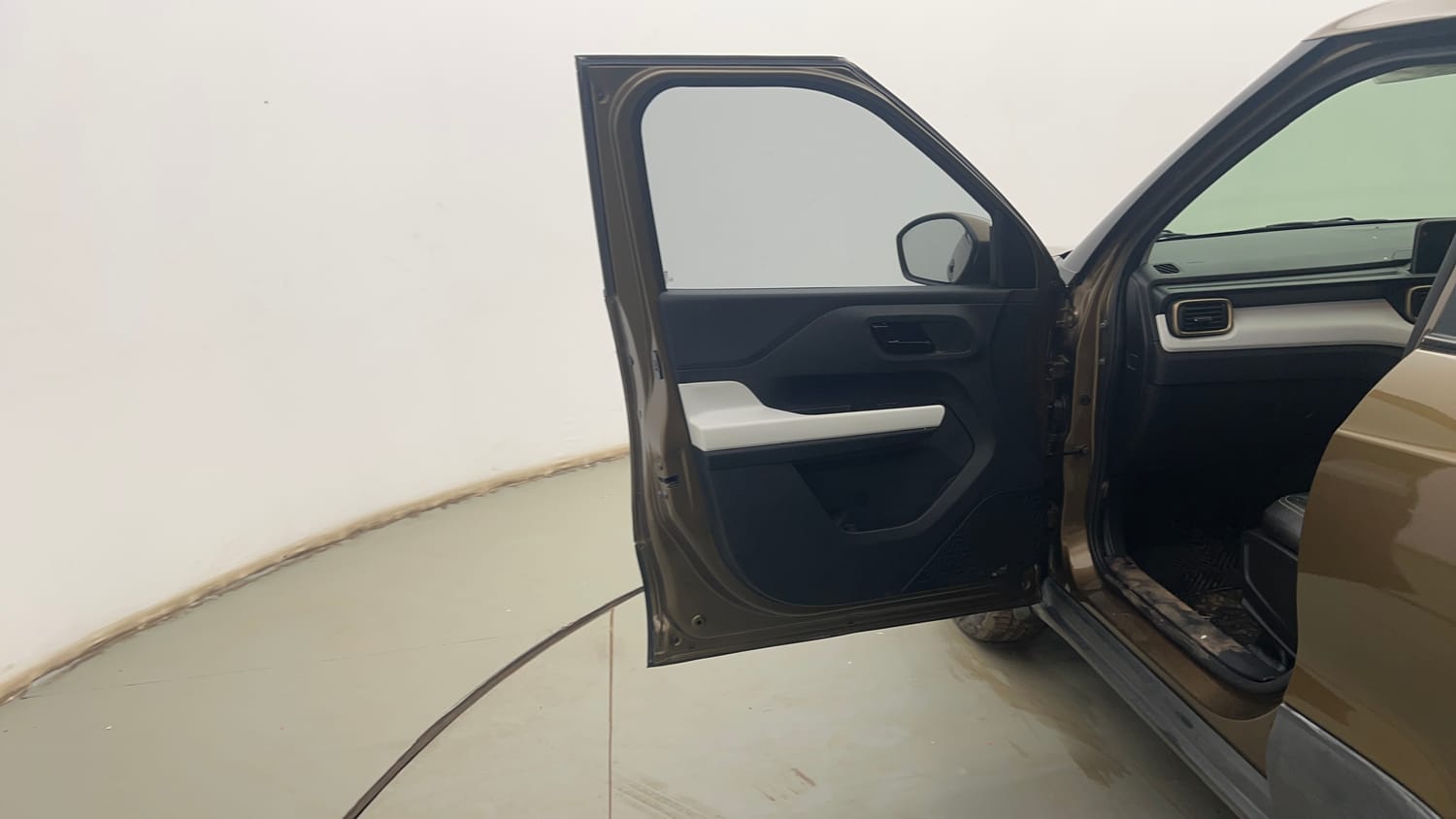 Used 2022 Tata Punch Accomplished Dazzle Pack MT Petrol Manual interior LEFT FRONT DOOR OPEN VIEW