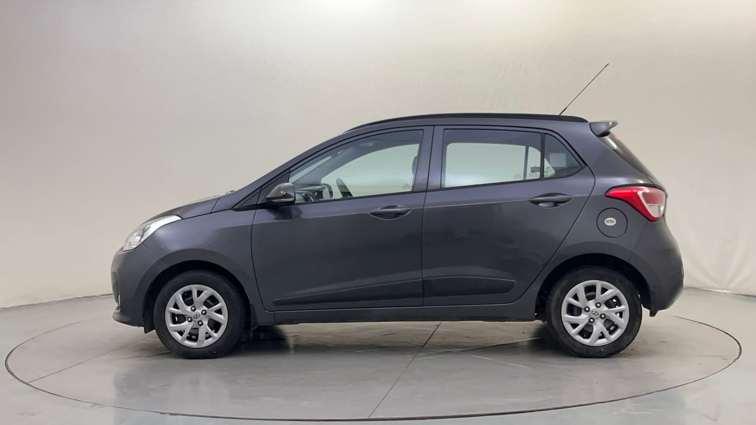 Used 2020 Hyundai Grand i10 Sportz 1.2 Kappa VTVT Petrol Manual exterior LEFT SIDE VIEW