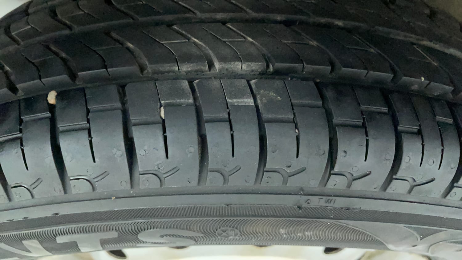 Used 2017 Maruti Suzuki Wagon R LXI Petrol Manual tyres RIGHT REAR TYRE TREAD VIEW