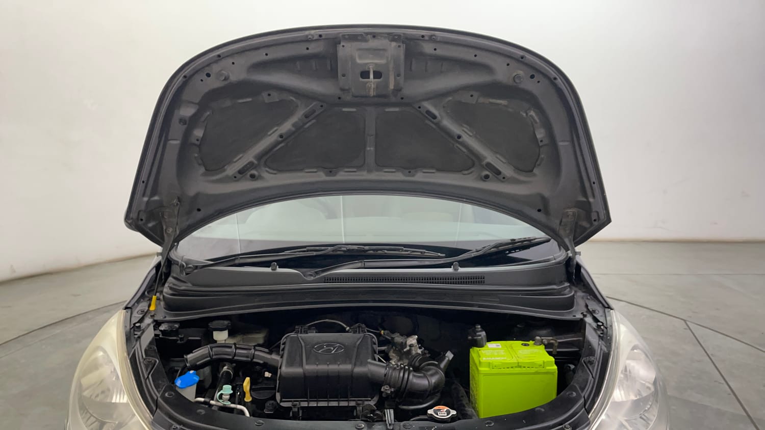 Used 2016 Hyundai i10 Sportz 1.1 iRDE2 Petrol Manual engine ENGINE & BONNET OPEN FRONT VIEW
