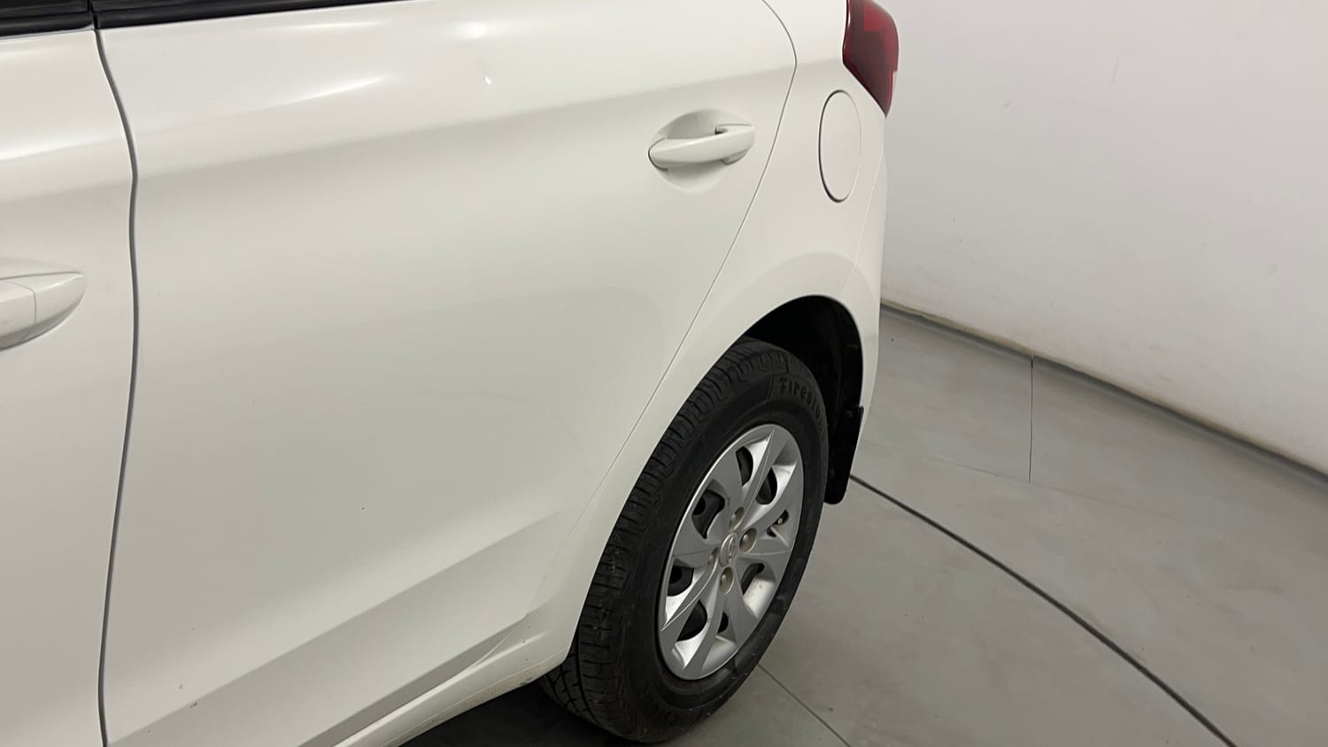 Used 2018 Hyundai Elite i20 Sportz 1.2 Petrol Manual dents MINOR SCRATCH