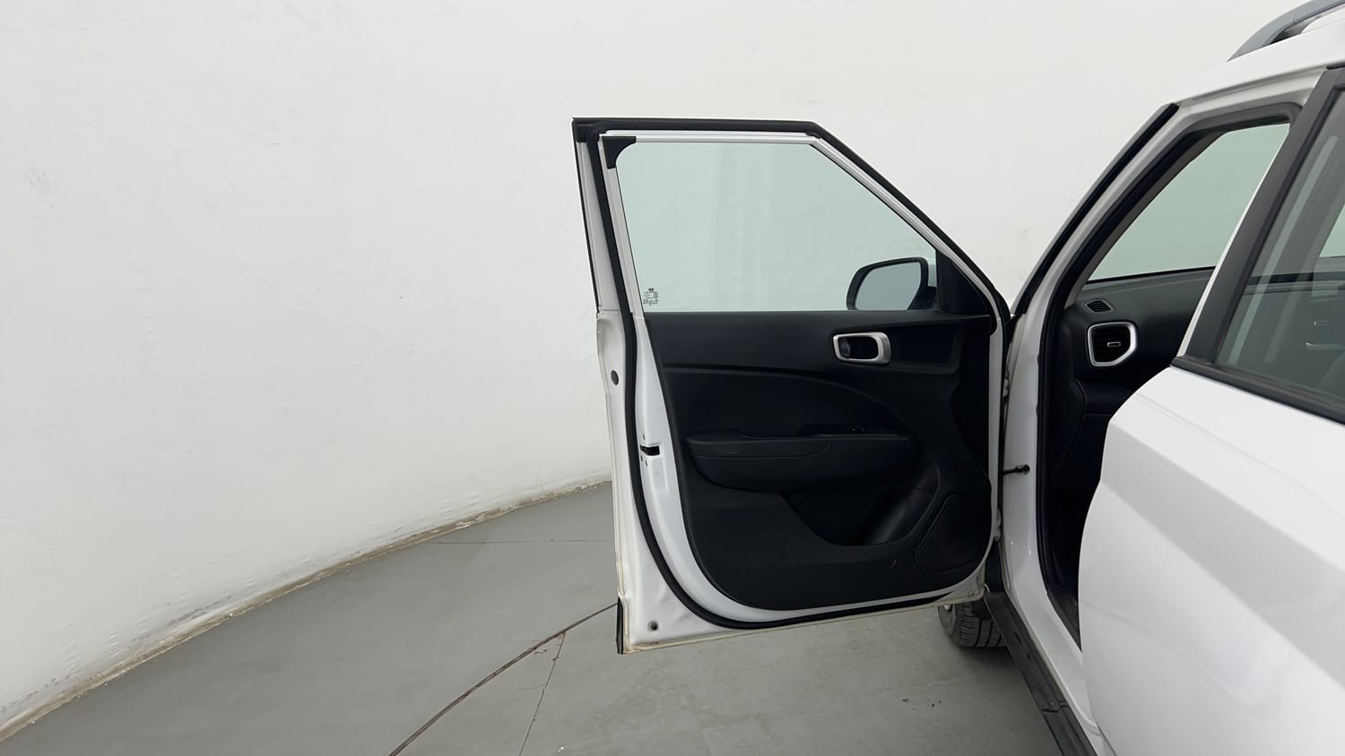 Used 2021 Hyundai Venue SX 1.5 CRDi Diesel Manual interior LEFT FRONT DOOR OPEN VIEW