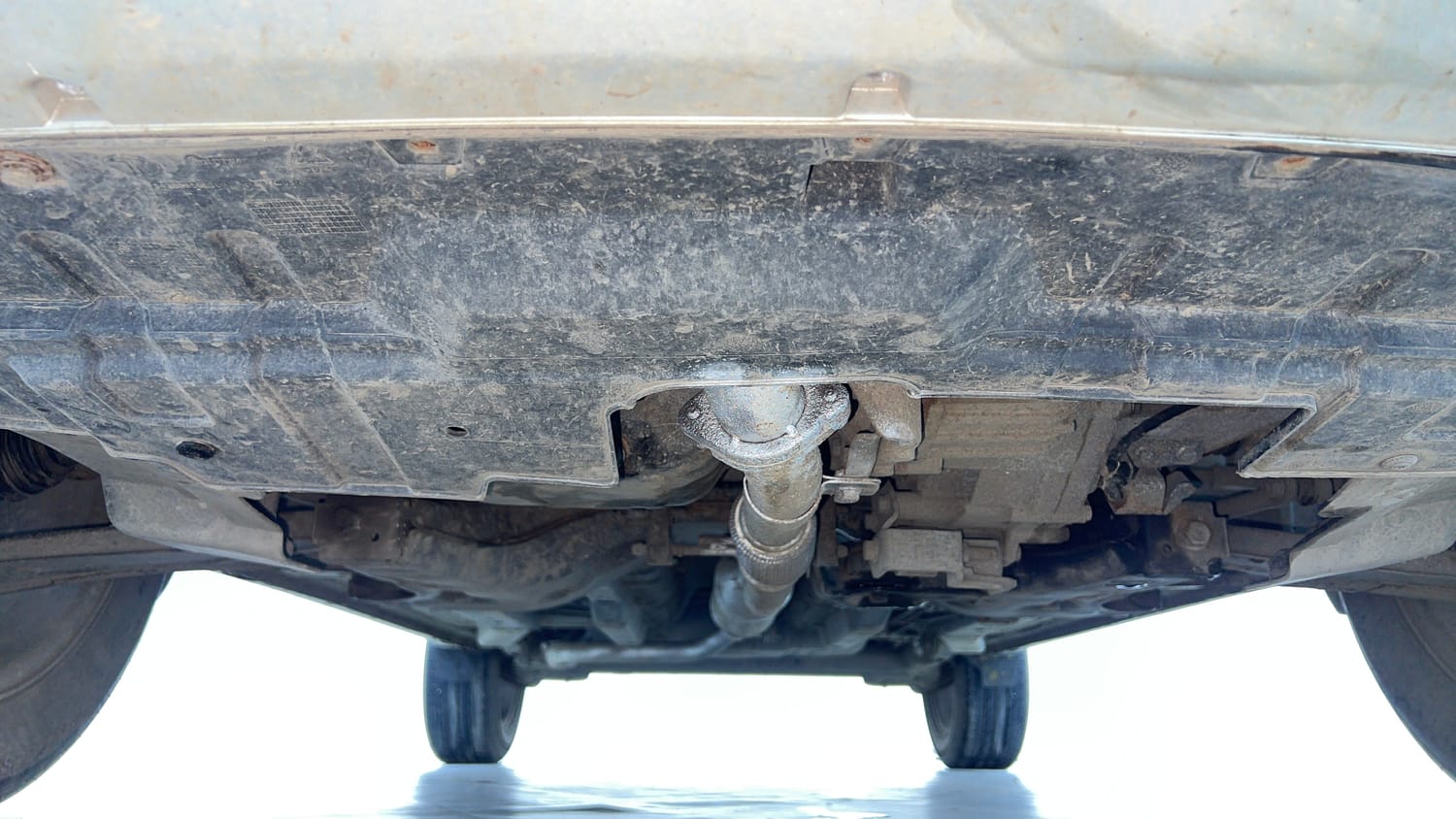 Used 2022 Tata Nexon XZA Plus Petrol Automatic extra FRONT LEFT UNDERBODY VIEW