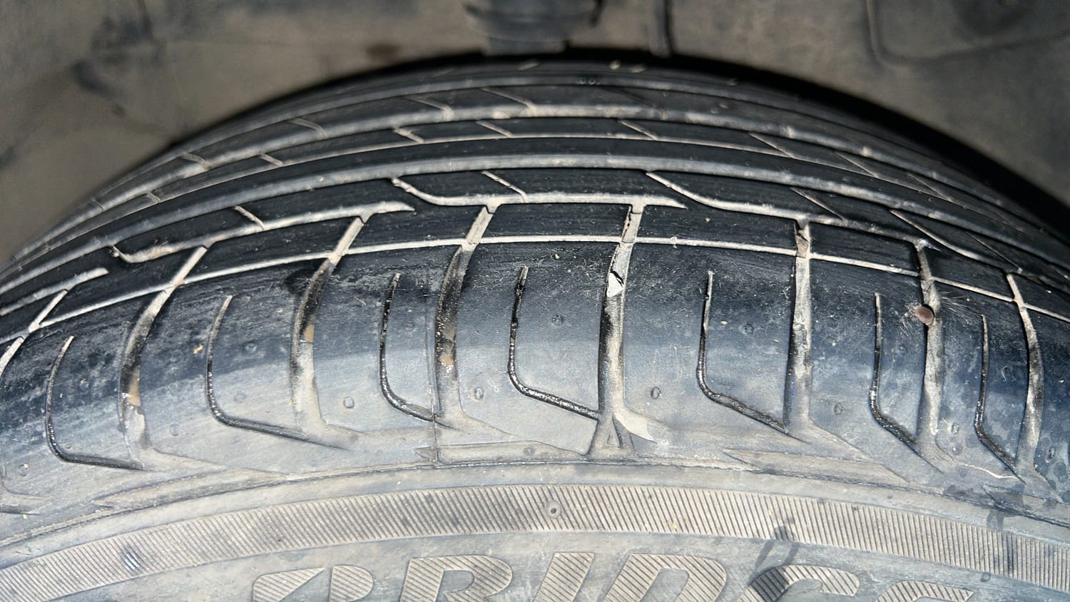 Used 2022 Tata Nexon XZA Plus Petrol Automatic tyres RIGHT REAR TYRE TREAD VIEW
