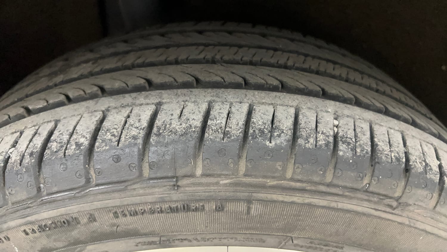 Used 2019 Maruti Suzuki Baleno Zeta Petrol Manual tyres RIGHT REAR TYRE TREAD VIEW