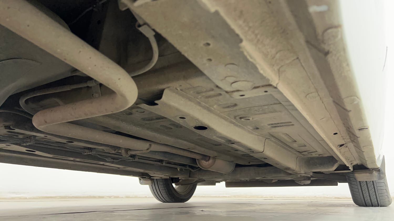 Used 2024 Tata Altroz XZA Plus Petrol Petrol Automatic extra REAR RIGHT UNDERBODY VIEW