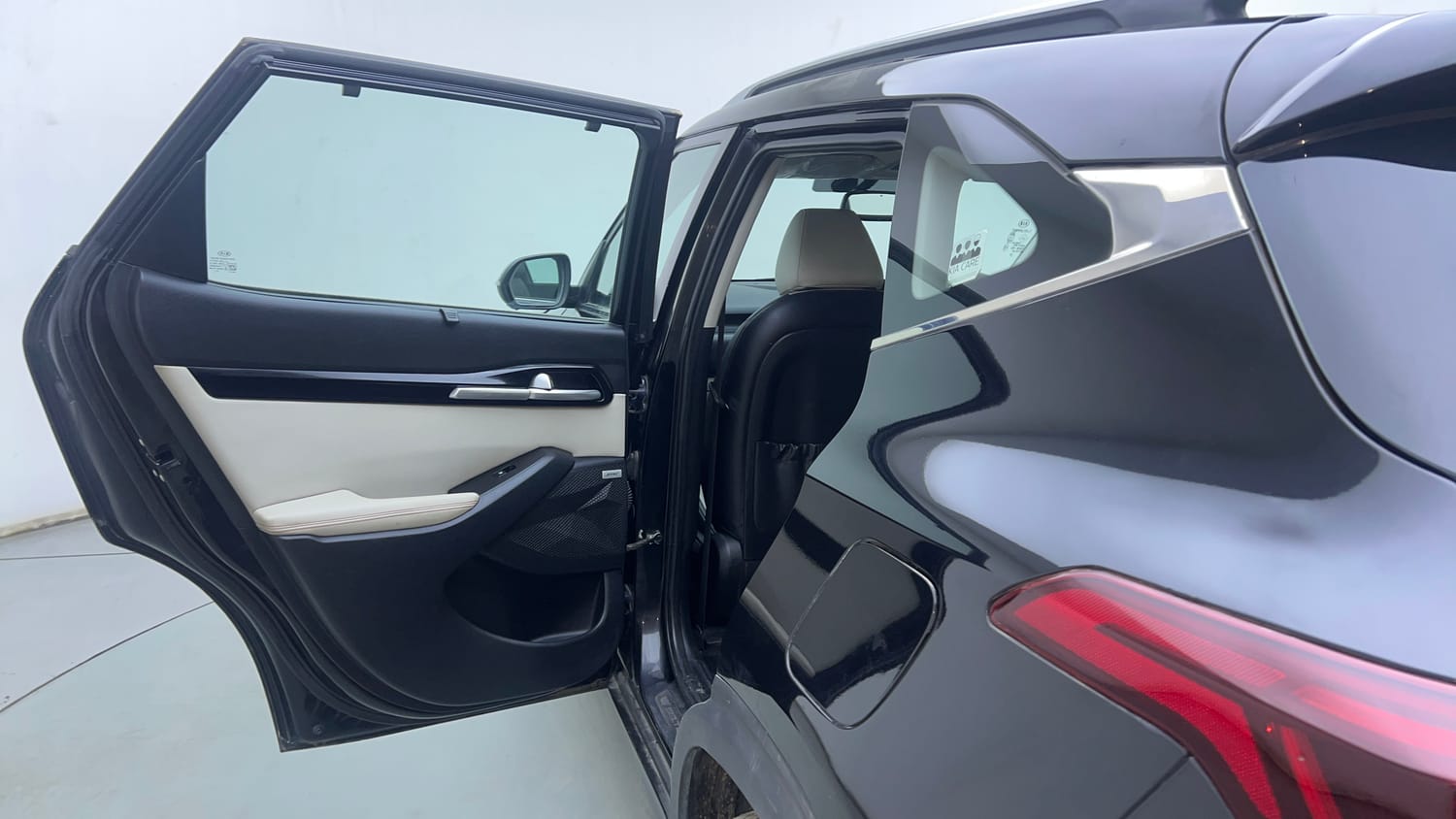 Used 2020 kia Seltos GTX Plus DCT 1.4 Petrol Automatic interior LEFT REAR DOOR OPEN VIEW