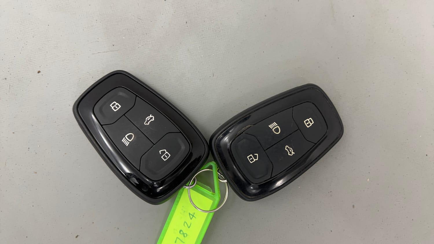 Used 2020 Tata Nexon XZA Plus (O) Dual Tone Petrol Automatic extra CAR KEY VIEW