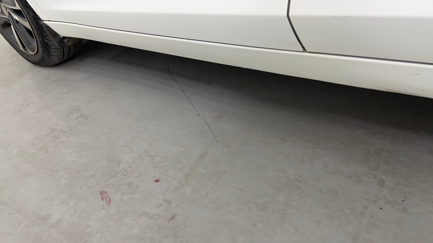 Used 2024 Tata Altroz XZA Plus Petrol Petrol Automatic dents MINOR SCRATCH