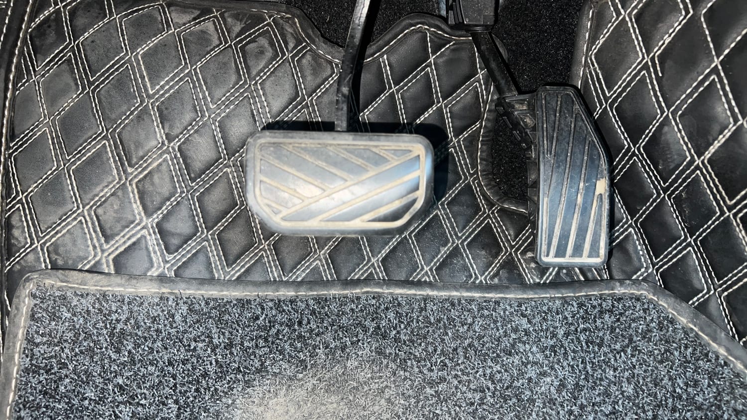 Used 2019 Toyota Glanza G CVT Petrol Automatic interior PEDALS VIEW