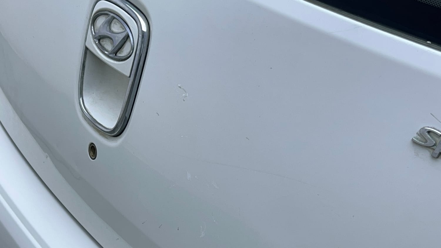 Used 2015 Hyundai i10 Sportz 1.1 iRDE2 Petrol Manual dents MINOR DENT