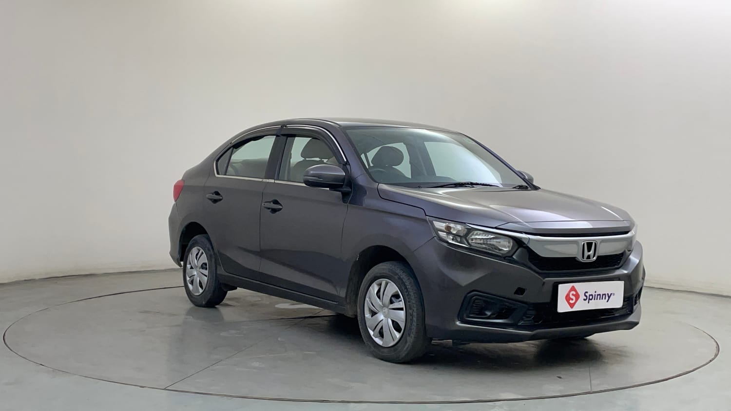 Used 2019 Honda Amaze 1.2 S MT Petrol Petrol Manual exterior RIGHT FRONT CORNER VIEW
