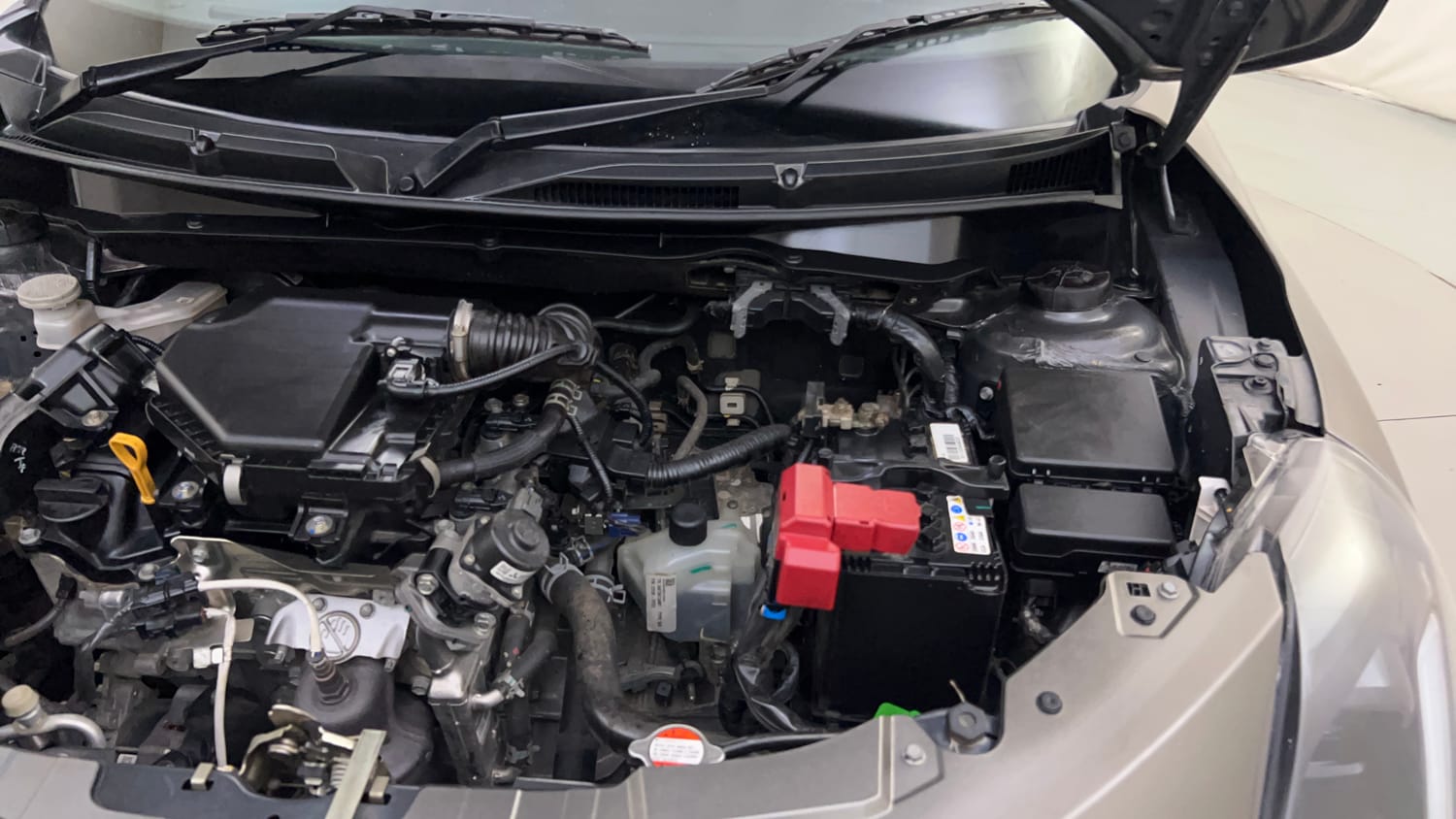 Used 2024 Maruti Suzuki Swift ZXi Plus AMT Petrol Automatic engine ENGINE LEFT SIDE HINGE & APRON VIEW
