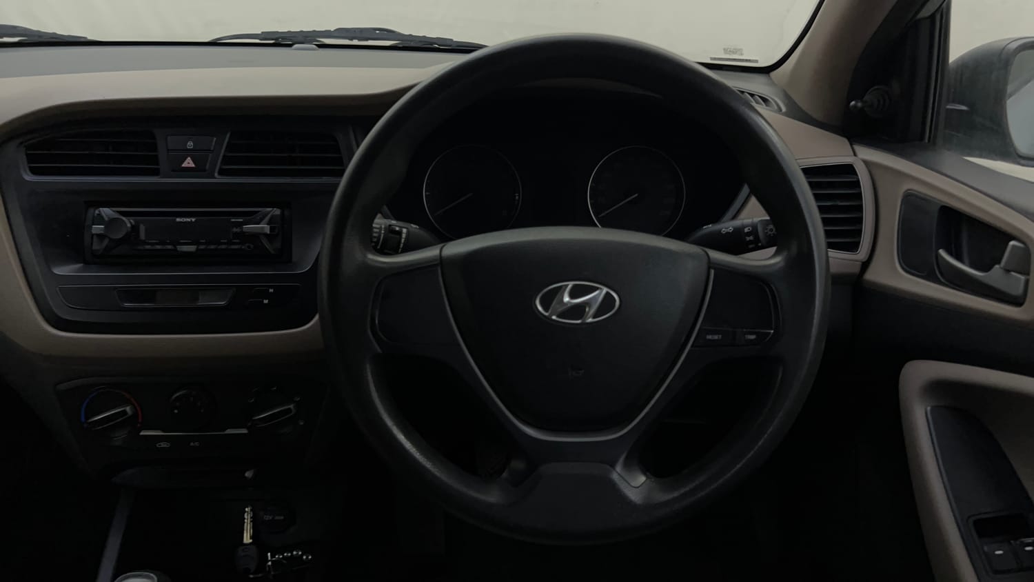 Used 2015 Hyundai Elite i20 Era 1.2 Petrol Manual interior STEERING VIEW