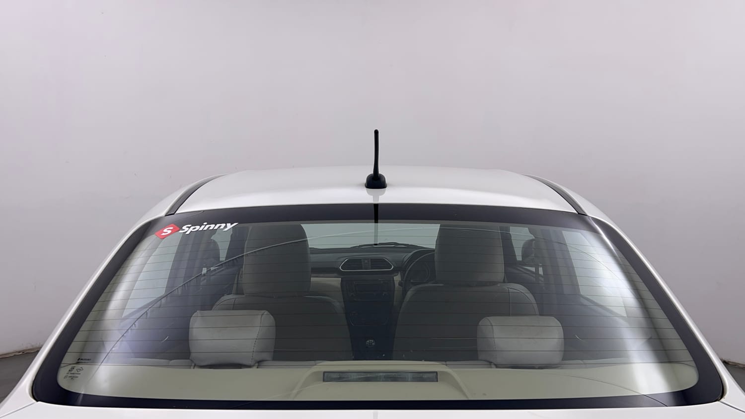 Used 2018 Maruti Suzuki Dzire ZXi Petrol Manual exterior BACK WINDSHIELD VIEW