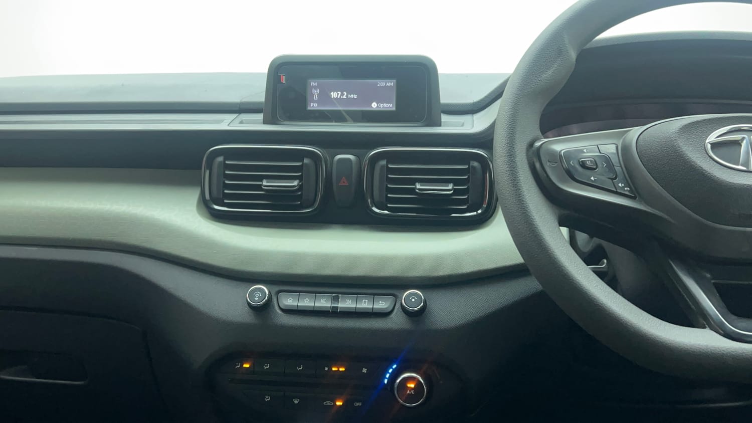Used 2022 Tata Punch Adventure MT Petrol Manual top_features Integrated (in-dash) music system