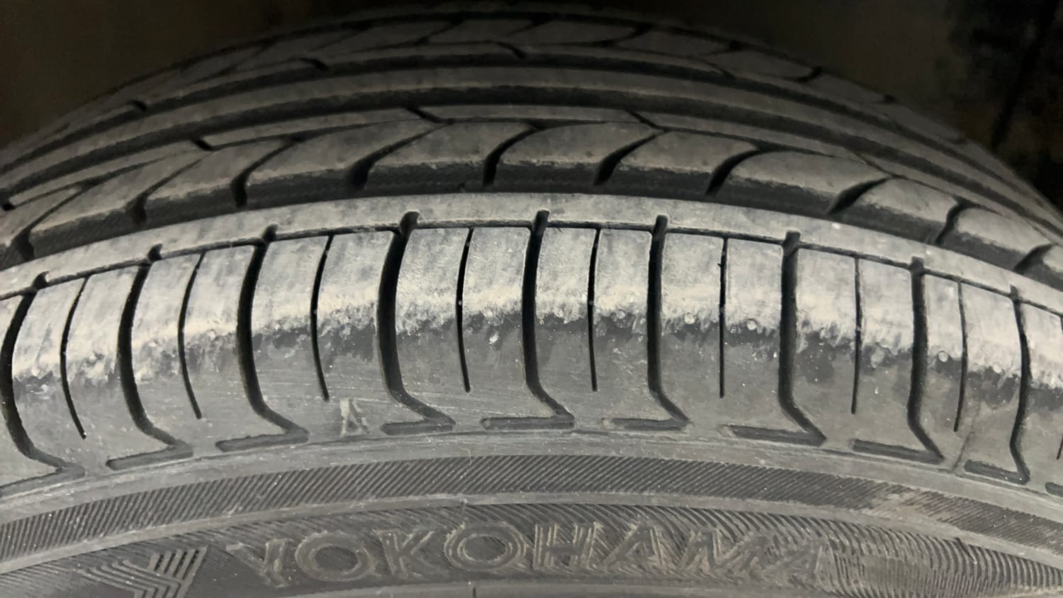 Used 2013 Toyota Etios Liva G Petrol Manual tyres RIGHT FRONT TYRE TREAD VIEW