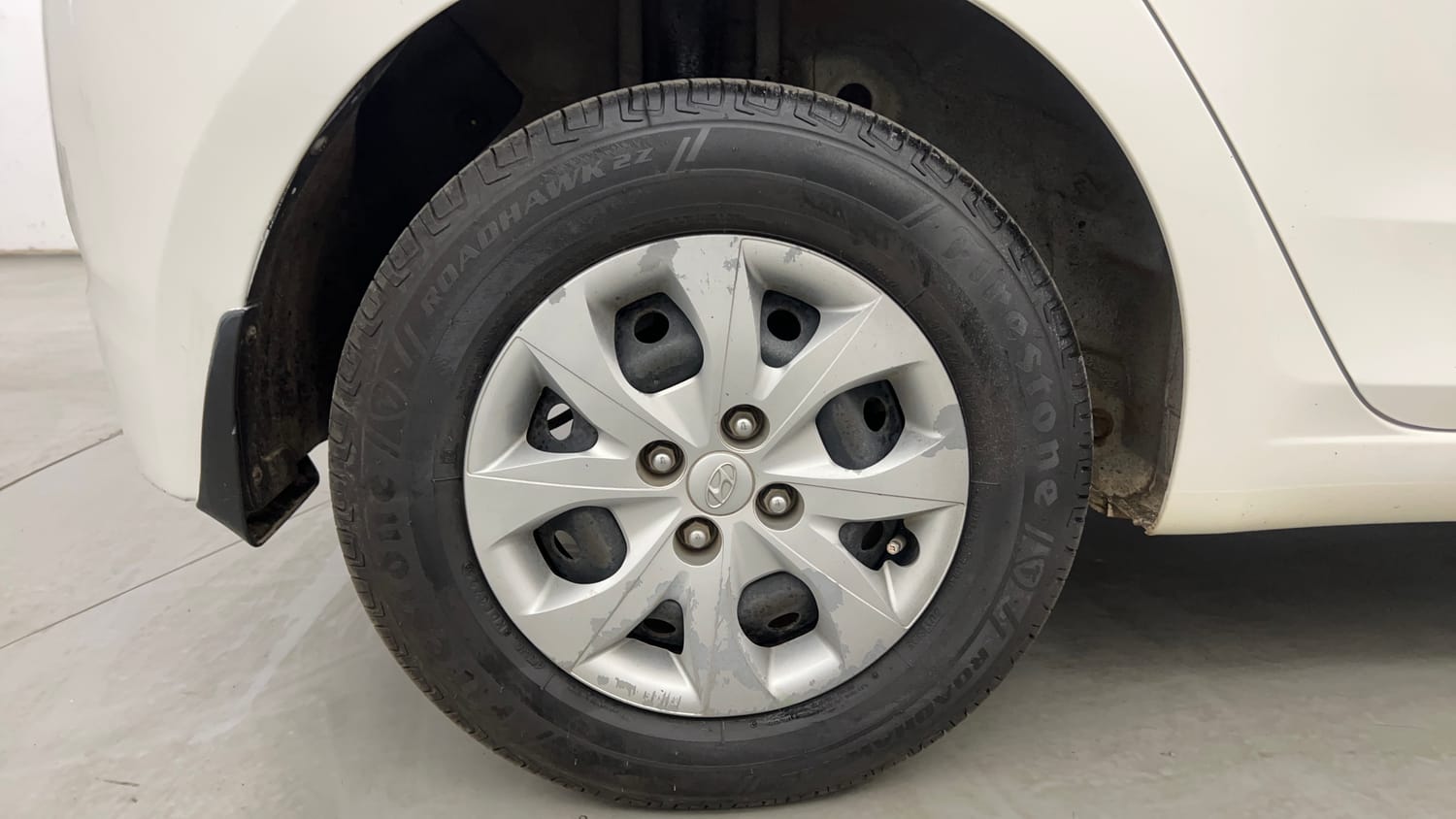 Used 2018 Hyundai Elite i20 Sportz 1.2 Petrol Manual tyres RIGHT REAR TYRE RIM VIEW
