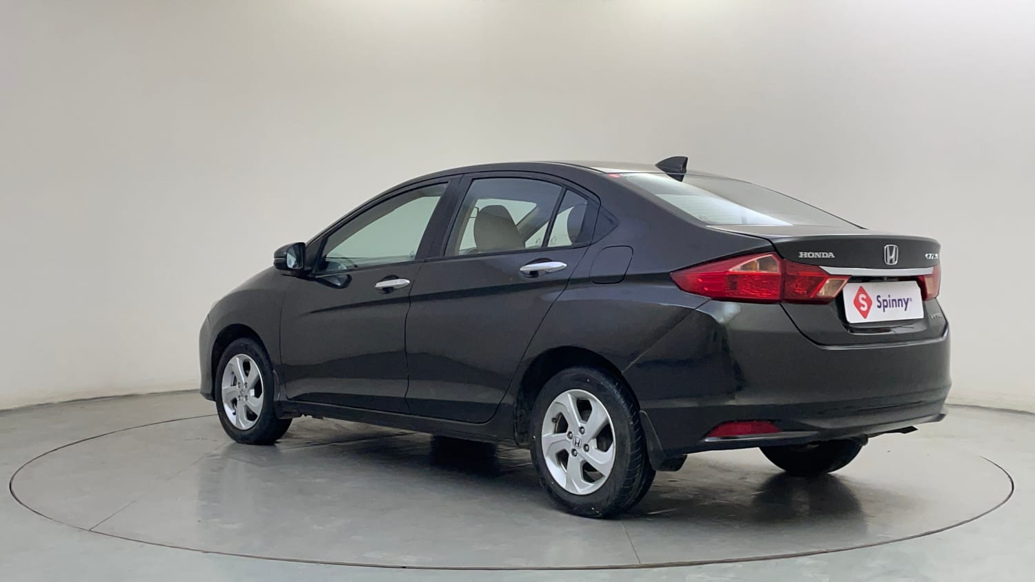 Used 2015 Honda City V Petrol Manual exterior LEFT REAR CORNER VIEW