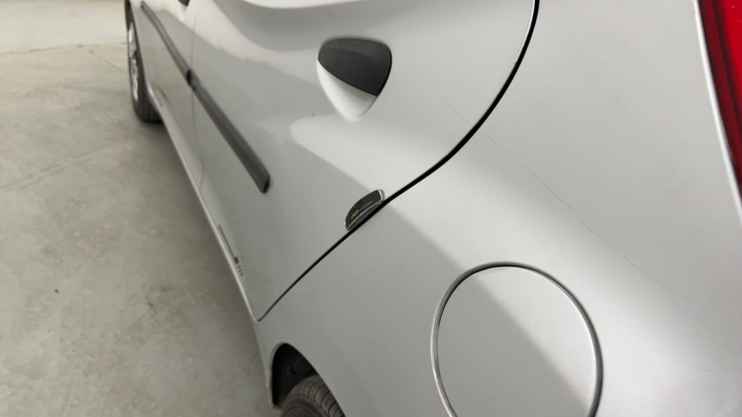 Used 2016 Hyundai Eon Magna Petrol Manual dents MINOR DENT