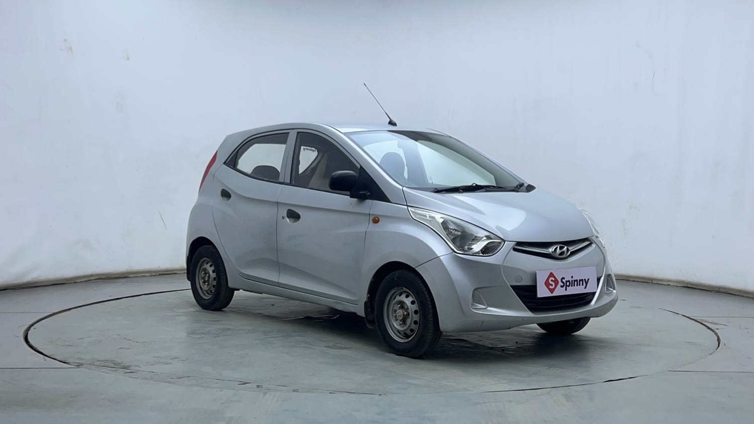 Used 2015 Hyundai Eon D-Lite + Petrol Manual exterior RIGHT FRONT CORNER VIEW