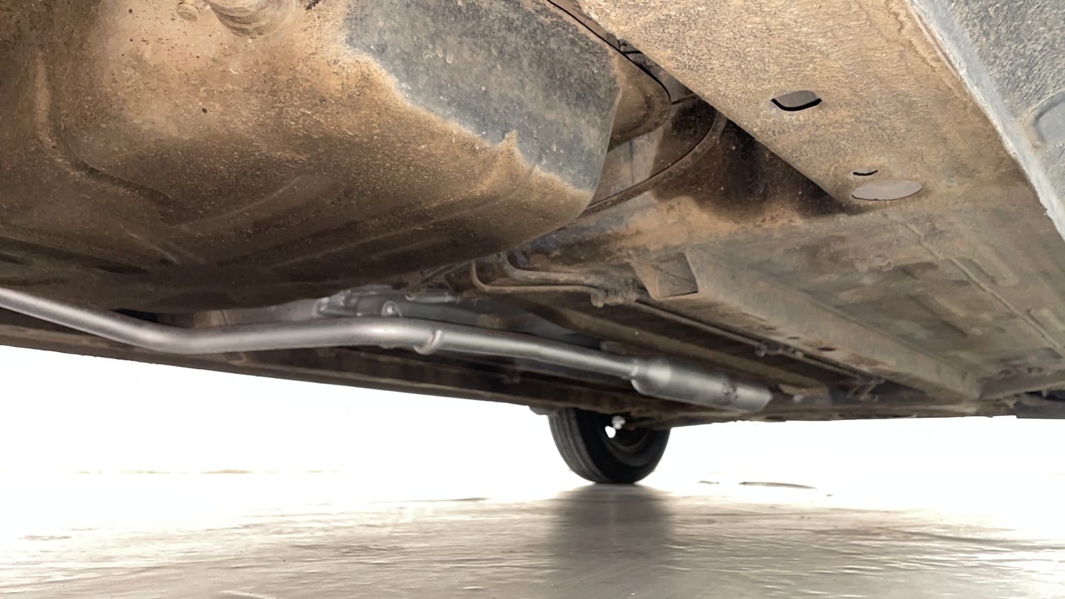 Used 2020 Renault Triber RXT Petrol Manual extra REAR RIGHT UNDERBODY VIEW
