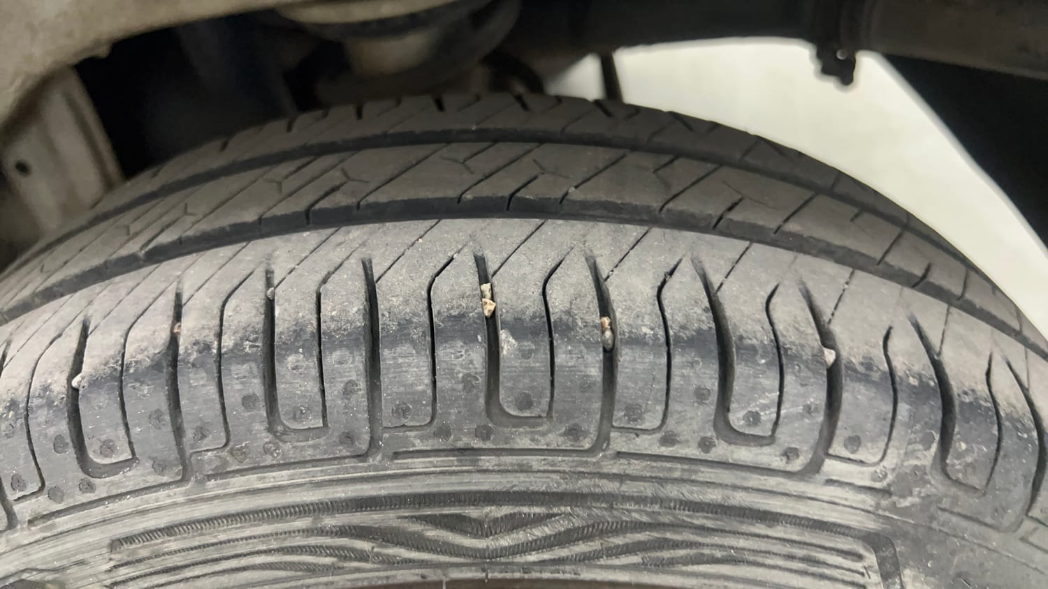 Used 2014 Maruti Suzuki Alto K10 VXi Petrol Manual tyres LEFT REAR TYRE TREAD VIEW