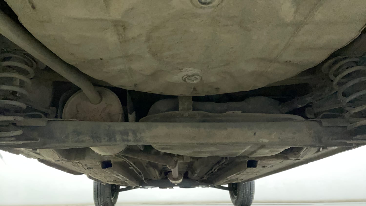 Used 2021 Renault Kwid RXT Petrol Manual extra REAR UNDERBODY VIEW (TAKEN FROM REAR)