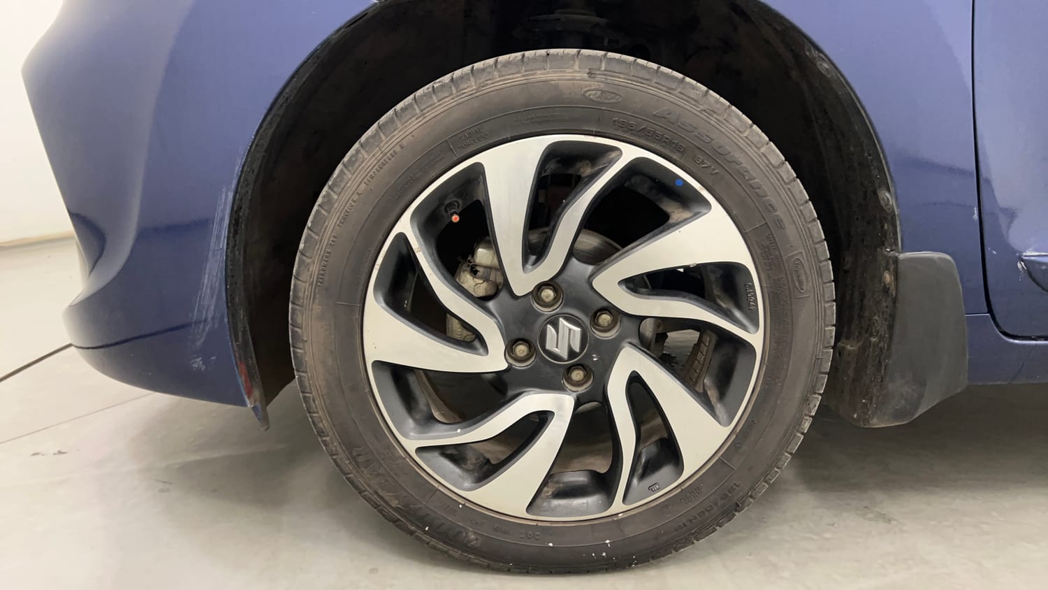 Used 2019 Maruti Suzuki Baleno Zeta Petrol Manual tyres LEFT FRONT TYRE RIM VIEW