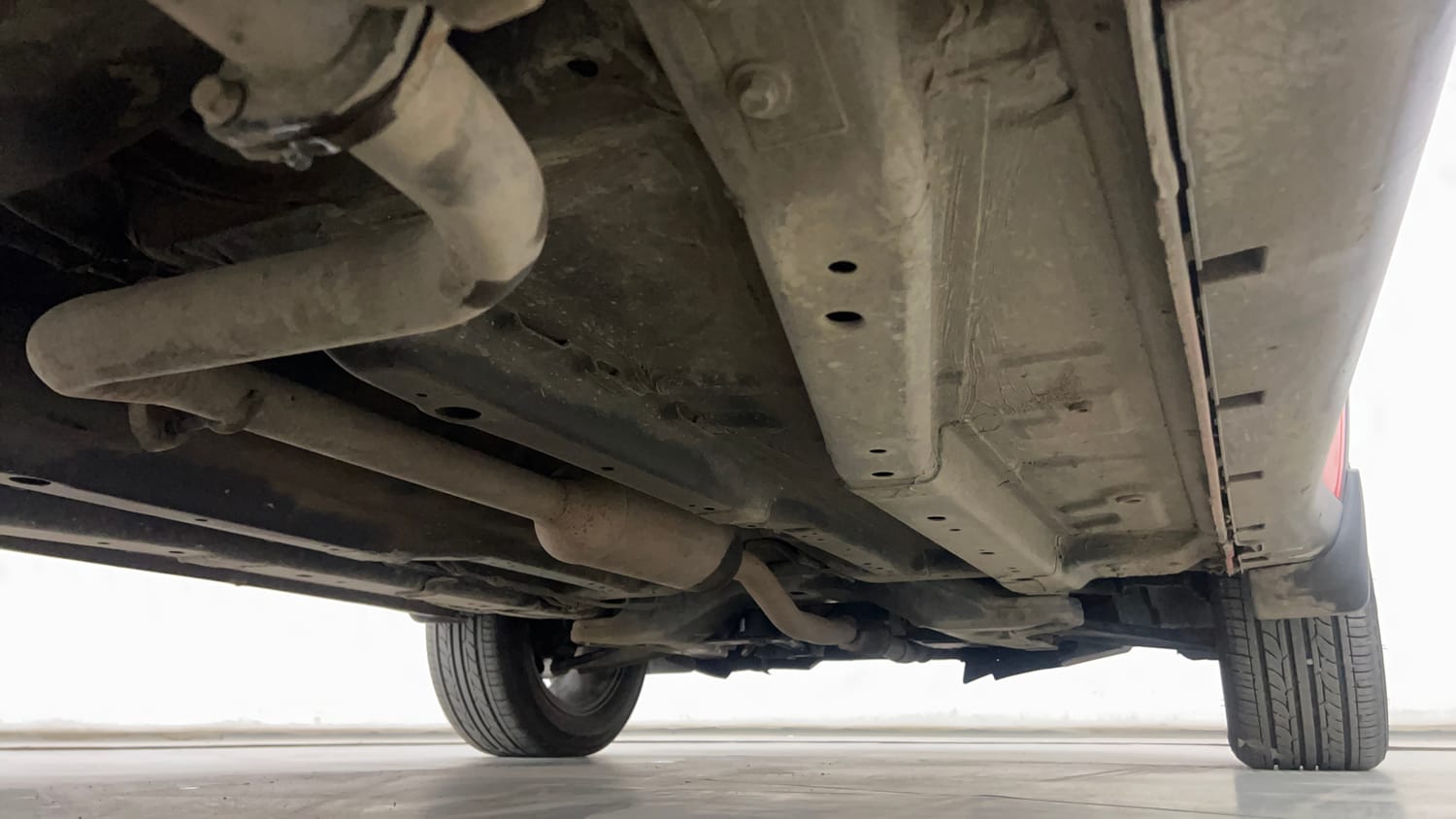 Used 2020 Tata Nexon XZA Plus (O) Dual Tone Petrol Automatic extra REAR RIGHT UNDERBODY VIEW