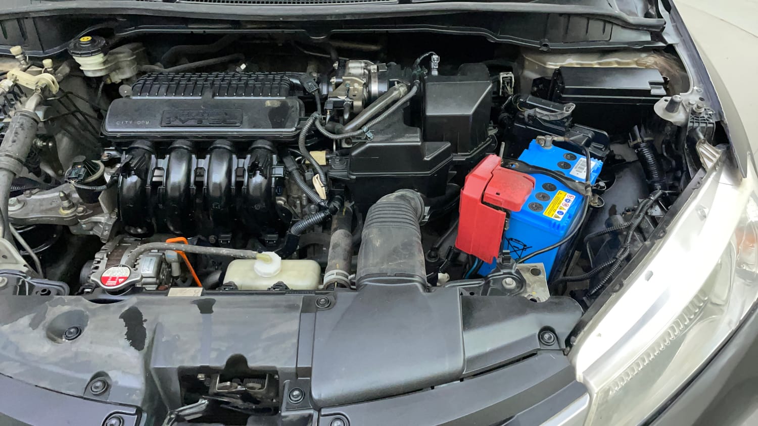 Used 2015 Honda City V Petrol Manual engine ENGINE LEFT SIDE VIEW