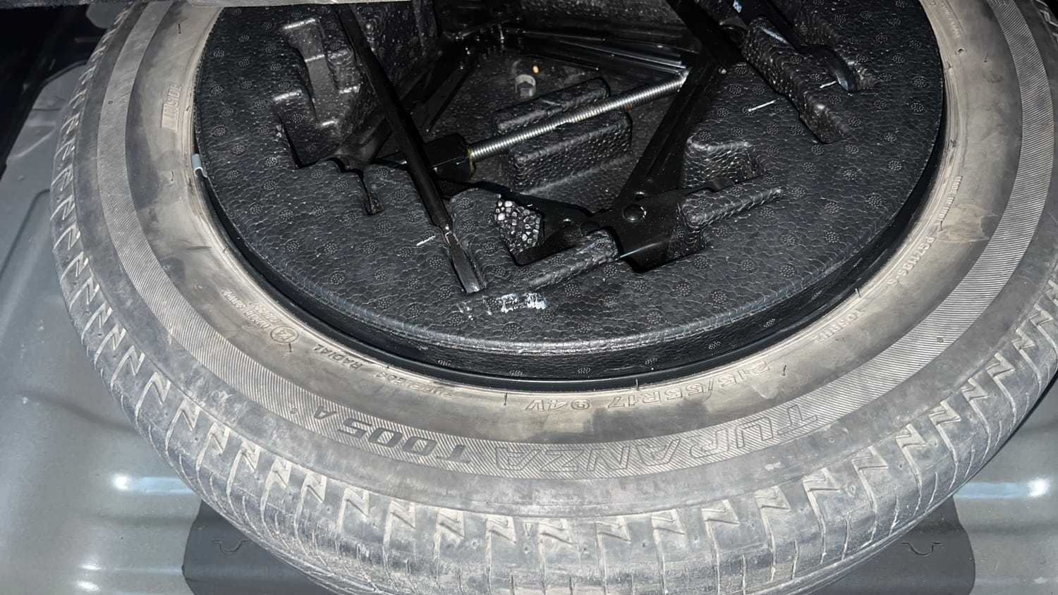Used 2019 Hyundai Creta SX 1.6 AT Petrol Petrol Automatic tyres SPARE TYRE VIEW