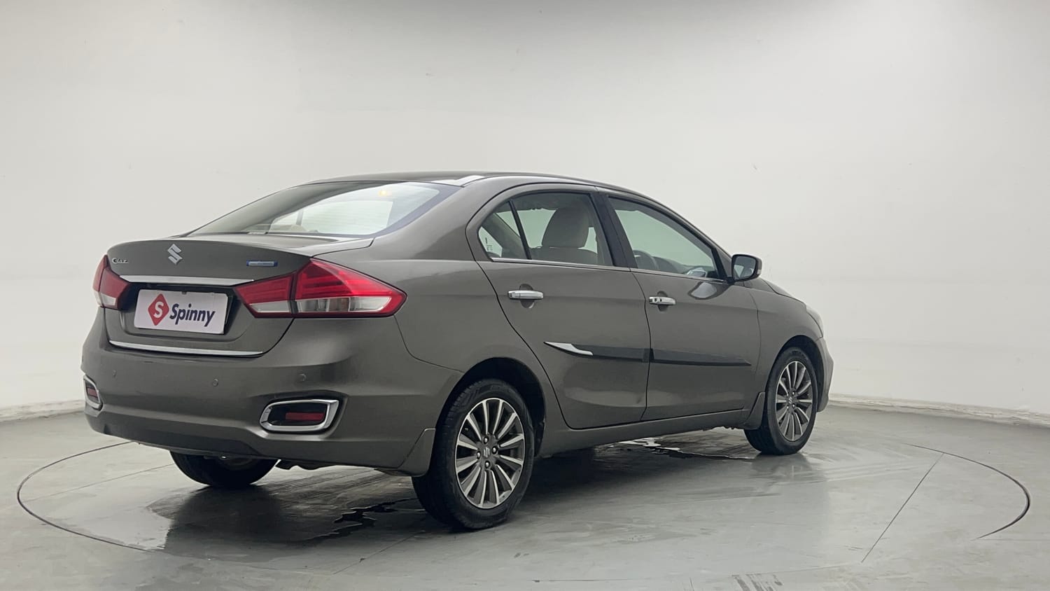 Used 2019 Maruti Suzuki Ciaz Alpha Hybrid 1.5 AT Petrol Automatic exterior RIGHT REAR CORNER VIEW