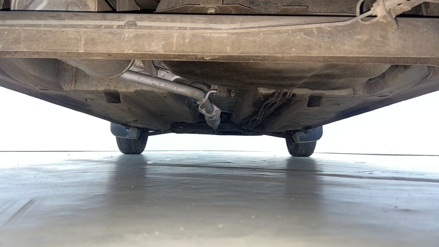 Used 2018 Datsun Redi-GO T (O) Petrol Manual extra REAR UNDERBODY VIEW (TAKEN FROM REAR)