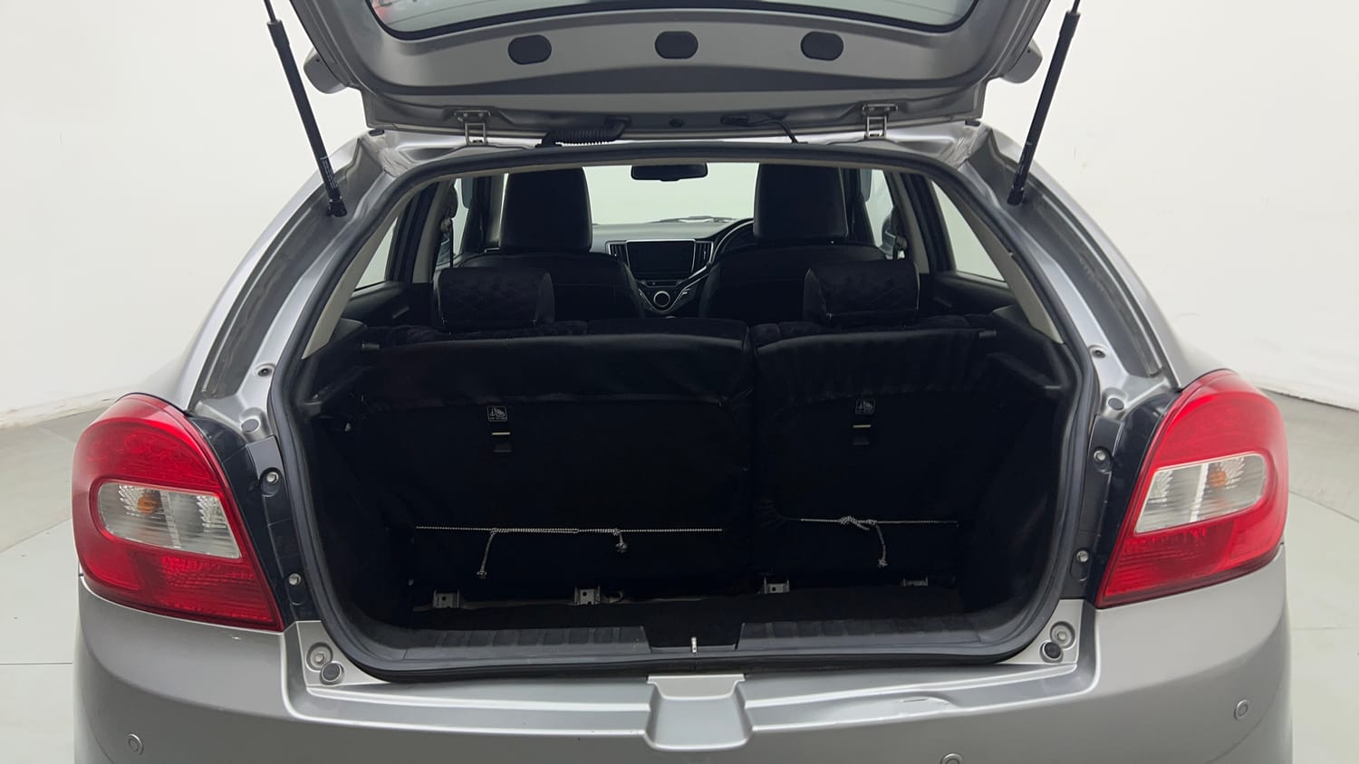 Used 2019 Toyota Glanza G CVT Petrol Automatic interior DICKY INSIDE VIEW
