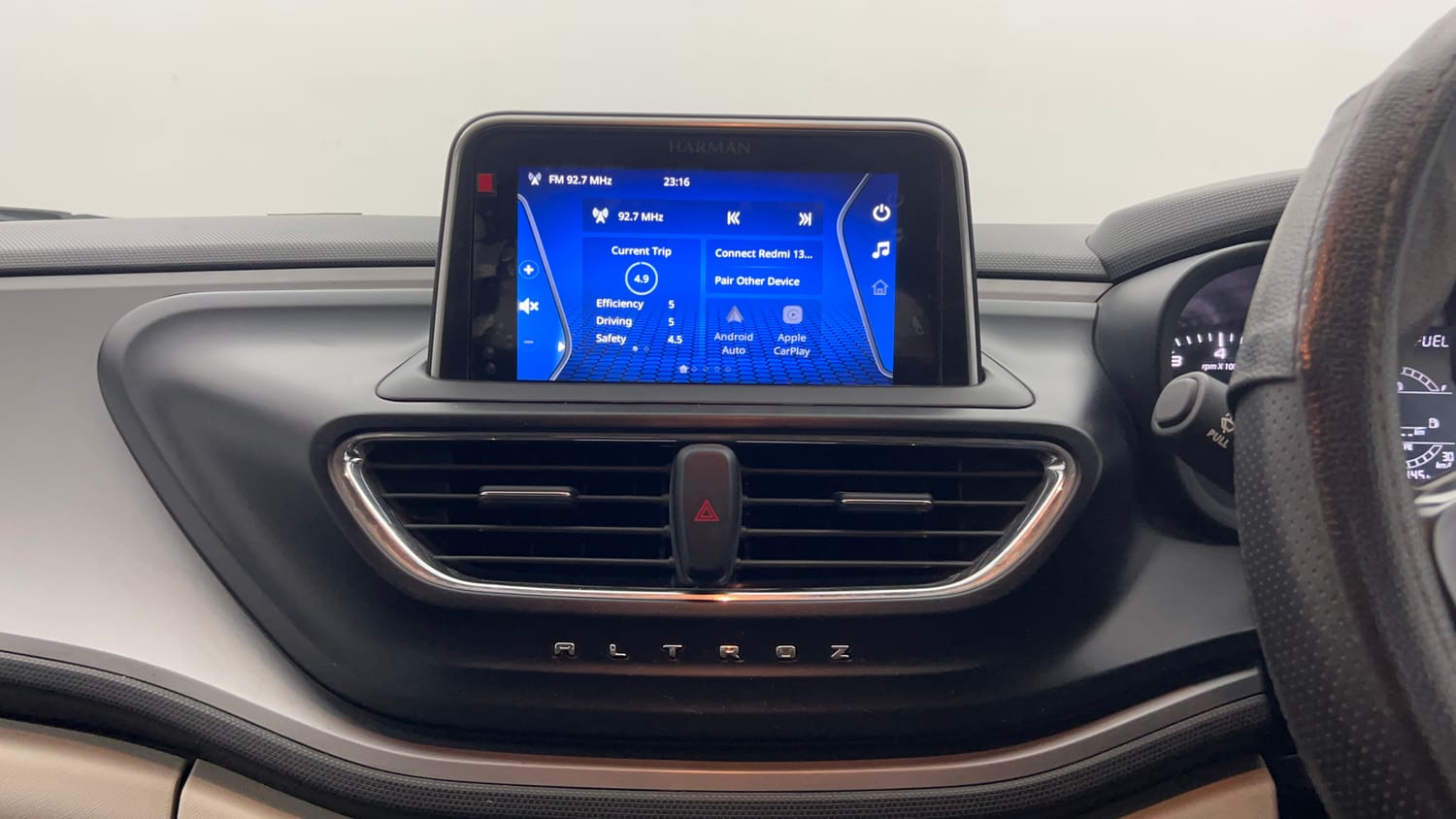 Used 2021 Tata Altroz XM Plus Petrol Petrol Manual top_features Touch screen infotainment system