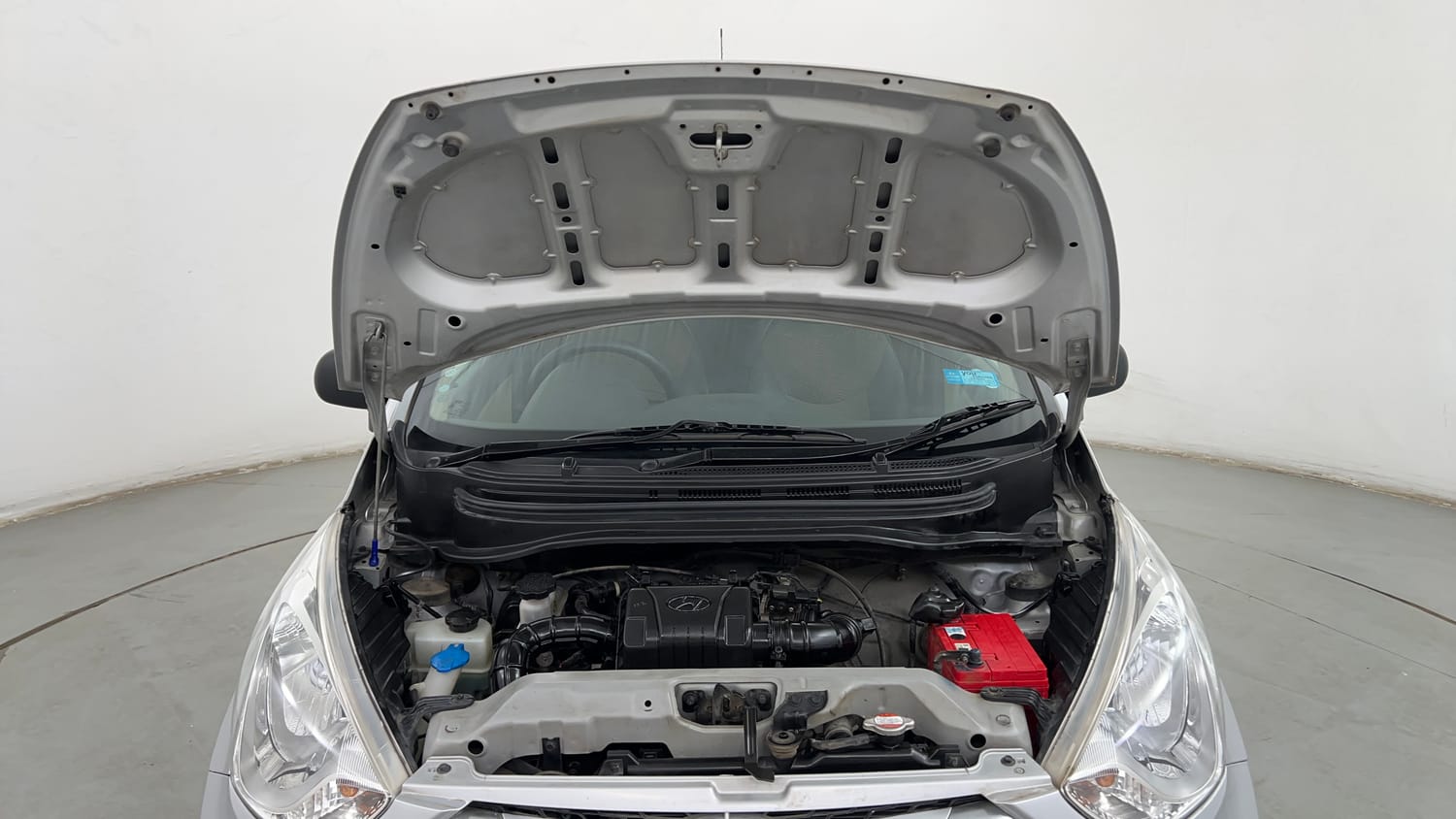 Used 2016 Hyundai Eon Magna Petrol Manual engine ENGINE & BONNET OPEN FRONT VIEW