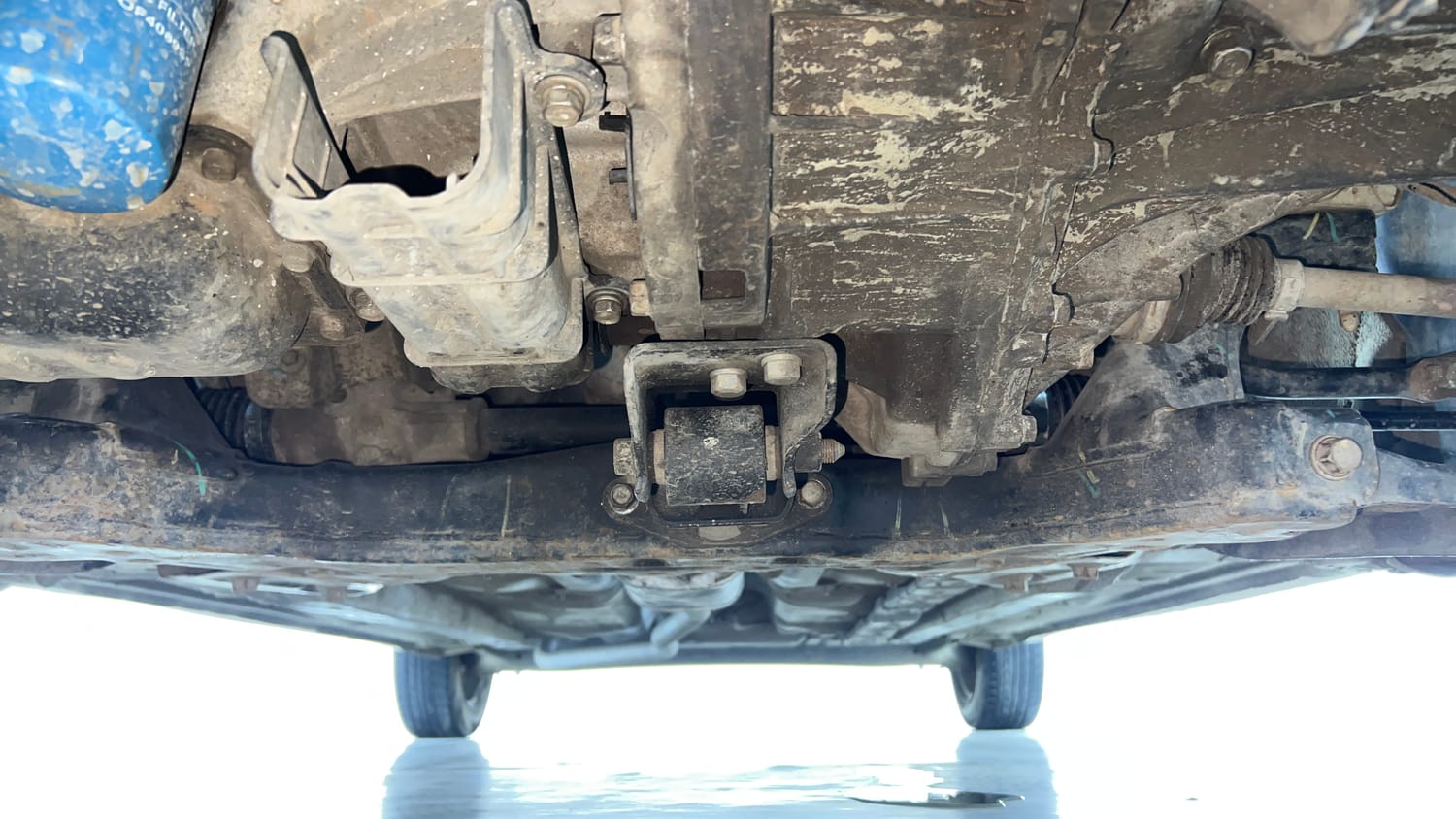 Used 2014 Hyundai Xcent S 1.2 Petrol Manual extra FRONT LEFT UNDERBODY VIEW