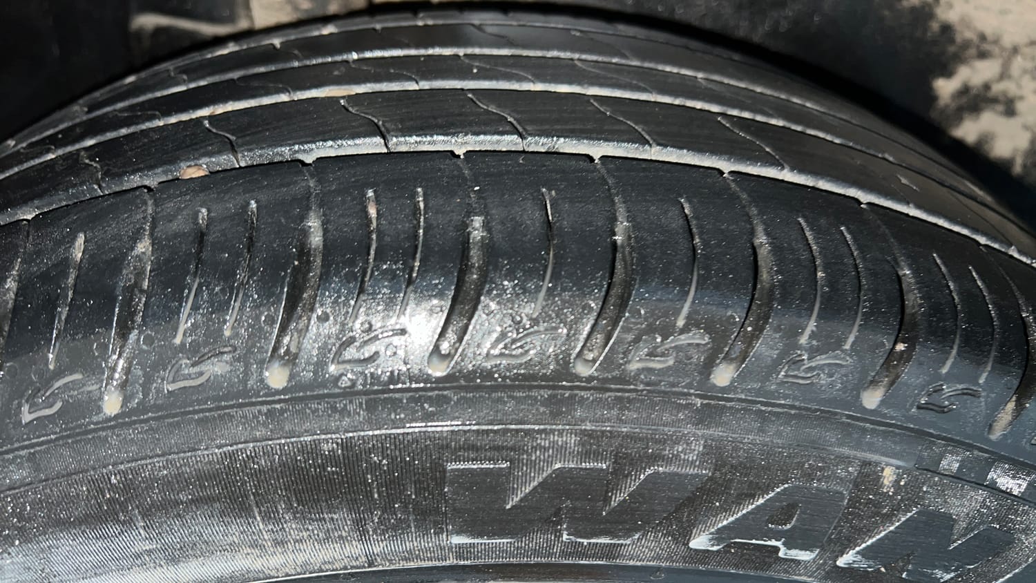 Used 2021 maruti-suzuki Vitara Brezza LXi Petrol Manual tyres RIGHT REAR TYRE TREAD VIEW