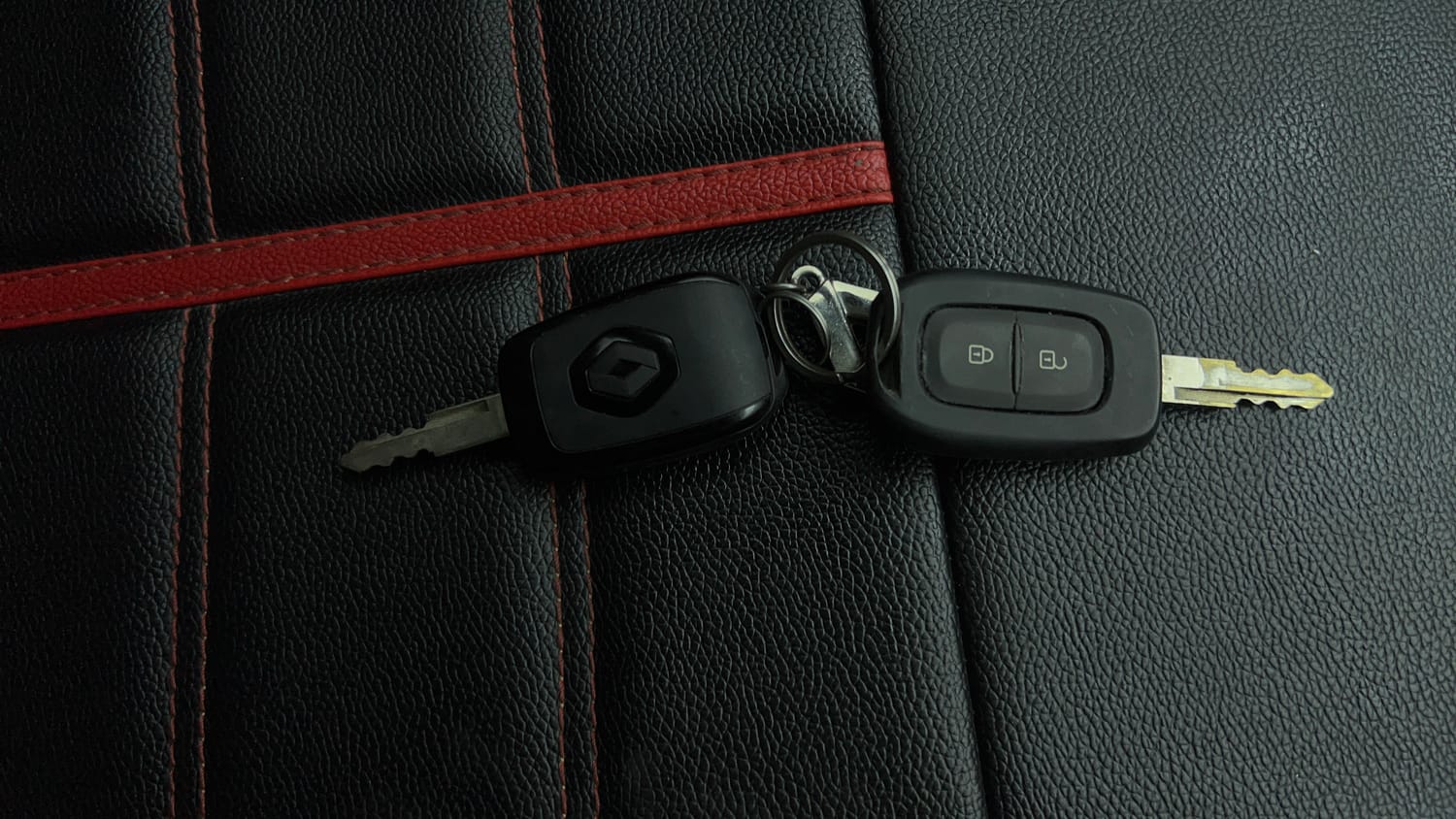 Used 2021 Renault Kwid RXT 1.0 Opt Petrol Manual extra CAR KEY VIEW